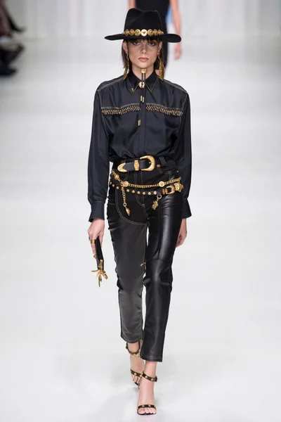 Look 28